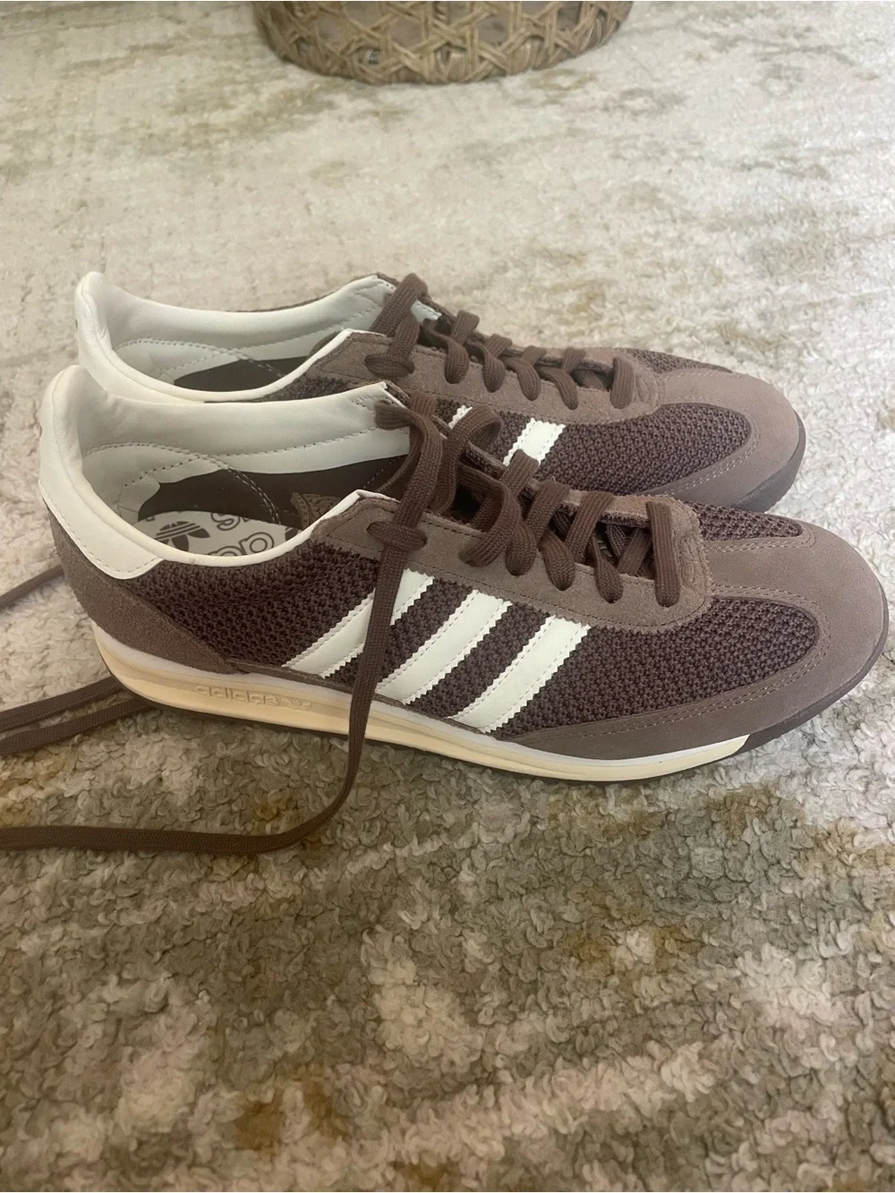adidas classic sneakers
